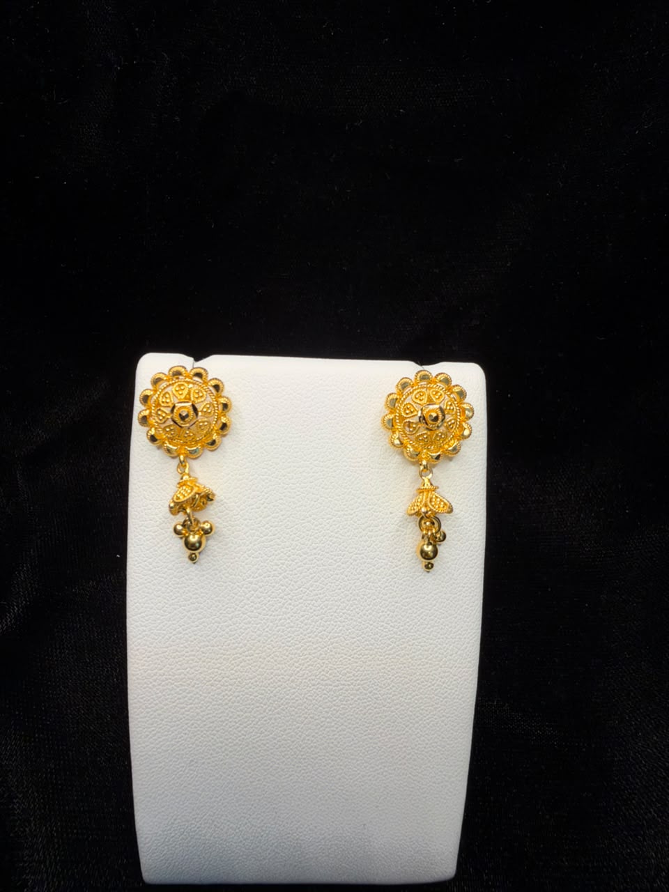 22KT Gold Floral Jhumka Drop Earrings 5.2gm