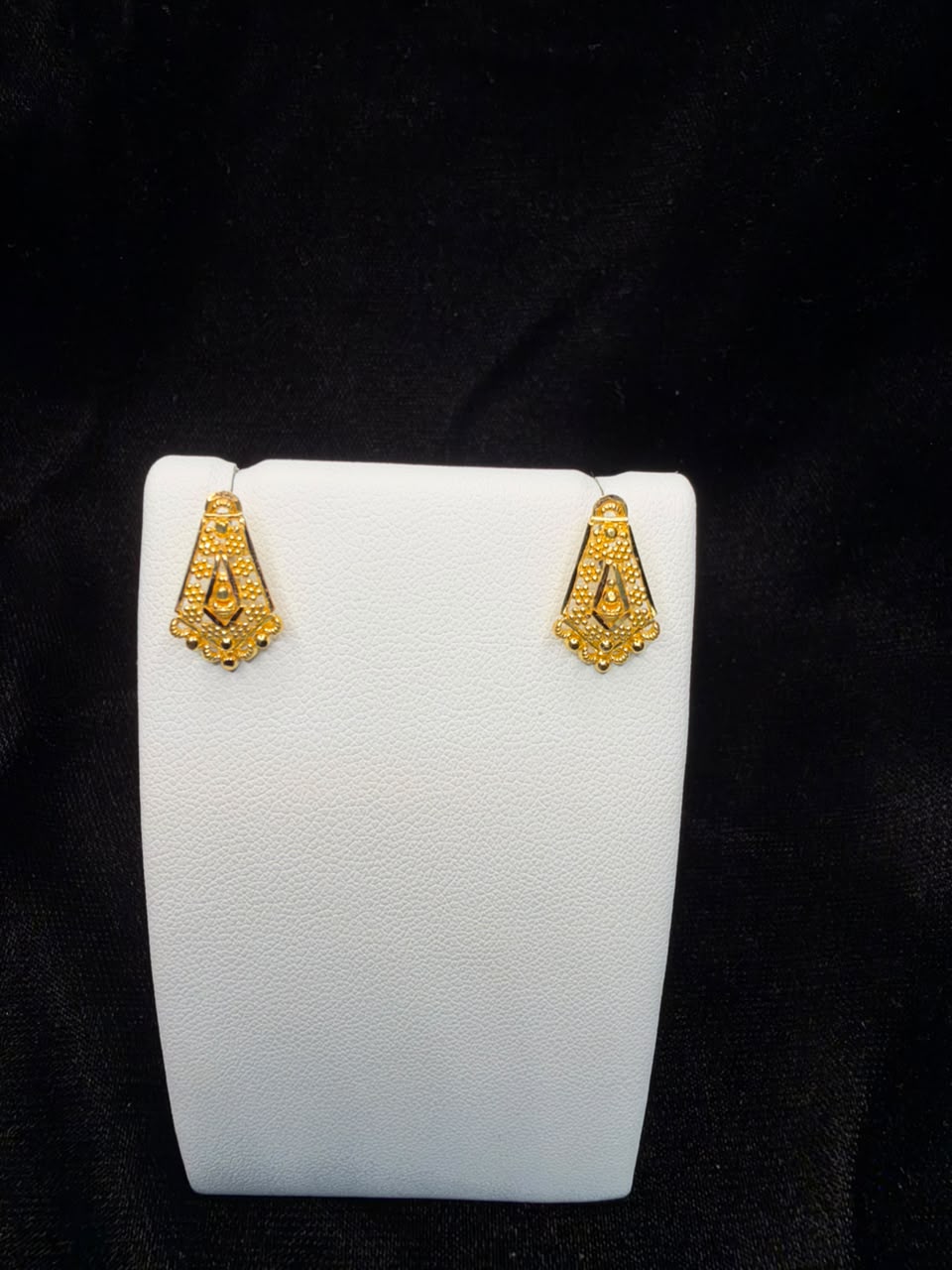 22KT Gold Teardrop Filigree Stud Earrings 2.7gm
