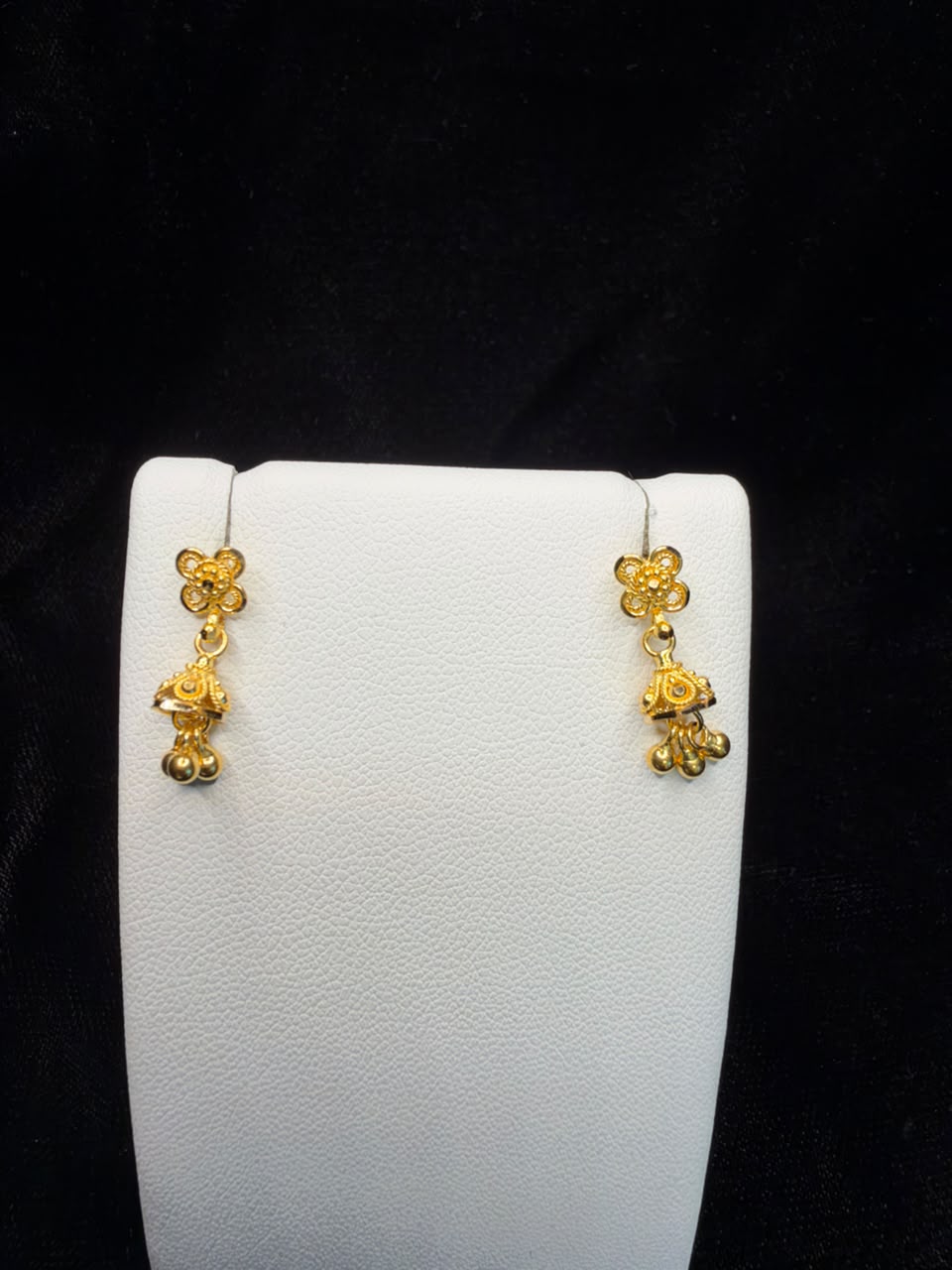 22KT Gold Floral Jhumka Drop Earrings 2.6gm