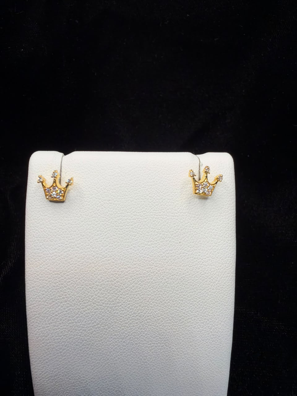 22KT Gold Crown Stud Earrings 1.4gm