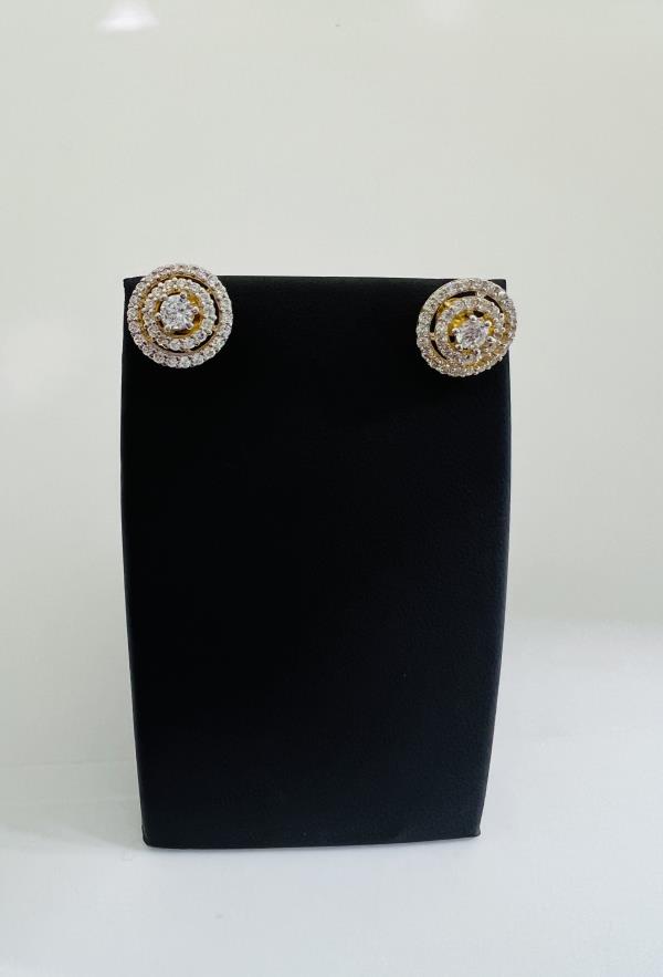 22KT GOLD EARRINGS 3.8GM