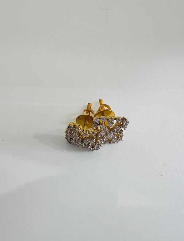 22KT GOLD EARRINGS 2.7GM