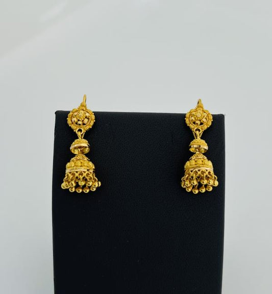 22KT GOLD EARRINGS 5.8GM