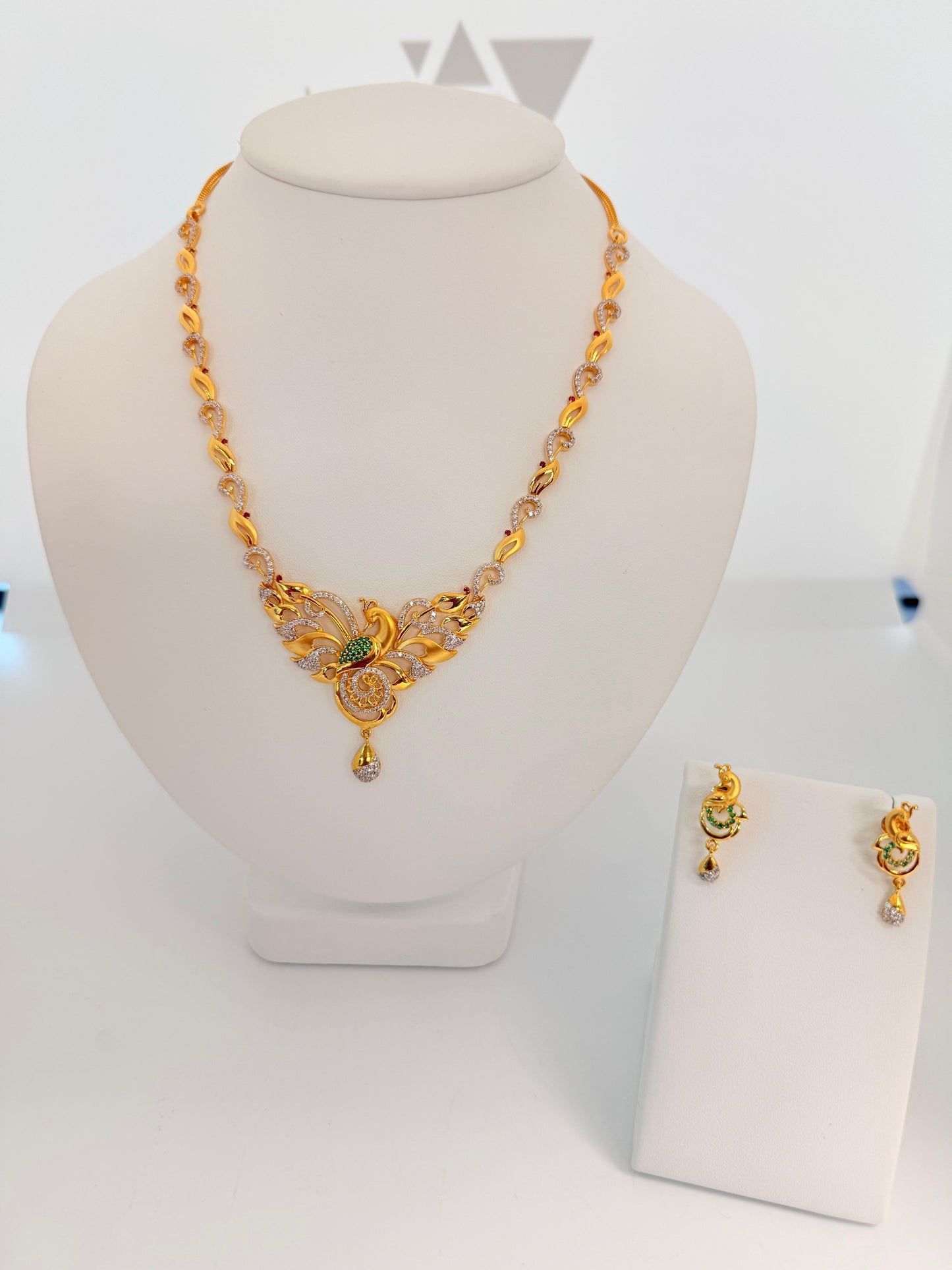 22KT GOLD SET 30.2GM