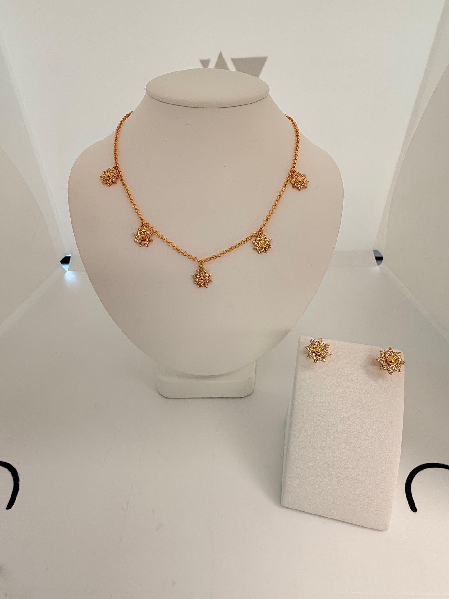 22KT GOLD SET 21.1GM