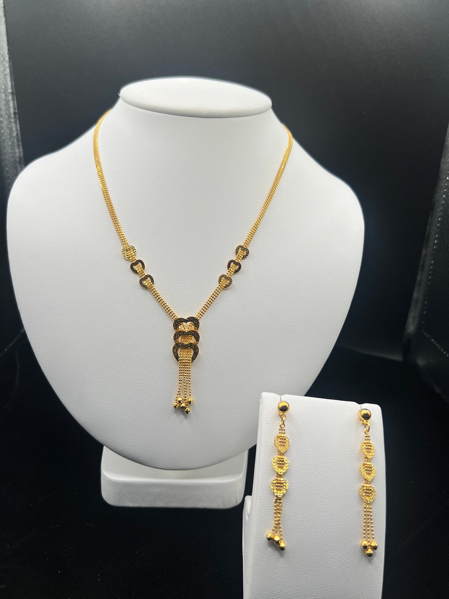 22KT GOLD SET WITH EARRINGS 14.8GM