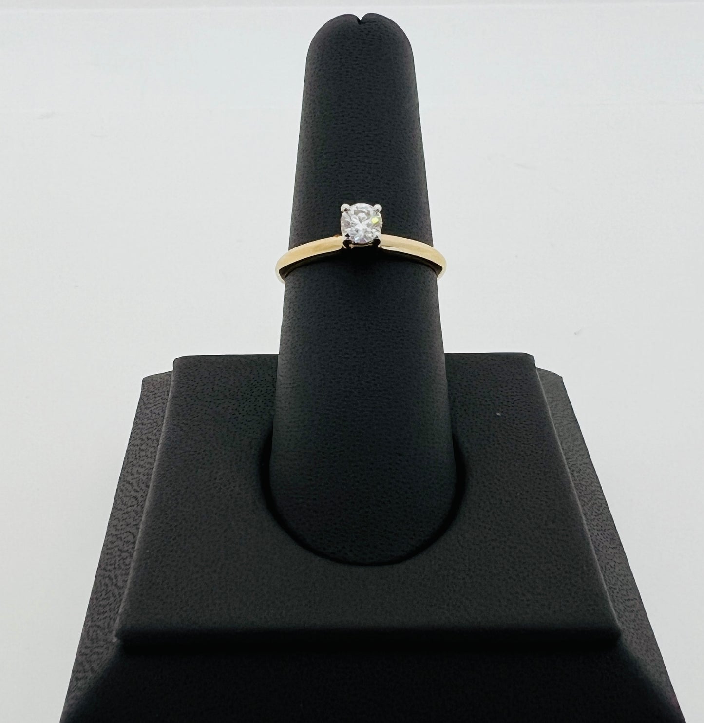 18KY DIAMOND SOLITAIRE RING 0.30CT