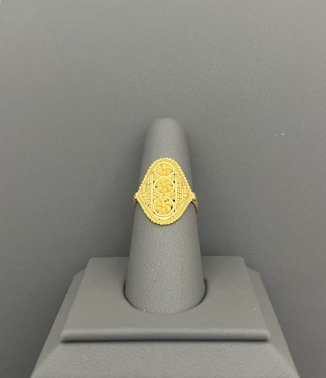 22KT GOLD LADIES RING 3.9GM