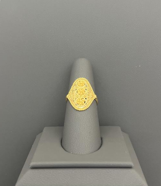 22KT GOLD LADIES RING 3.9GM
