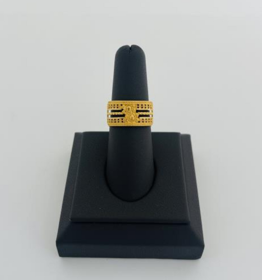 22KT GOLD LADIES RING 3.8GM