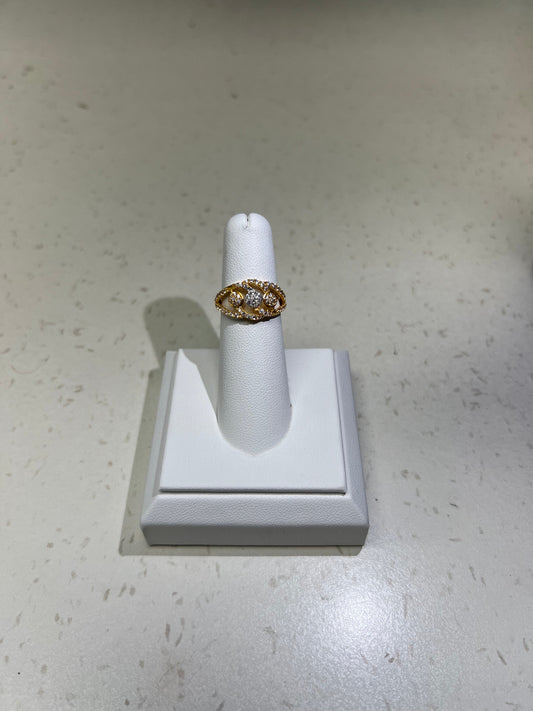 22KT GOLD LADIES RING 2.8GM