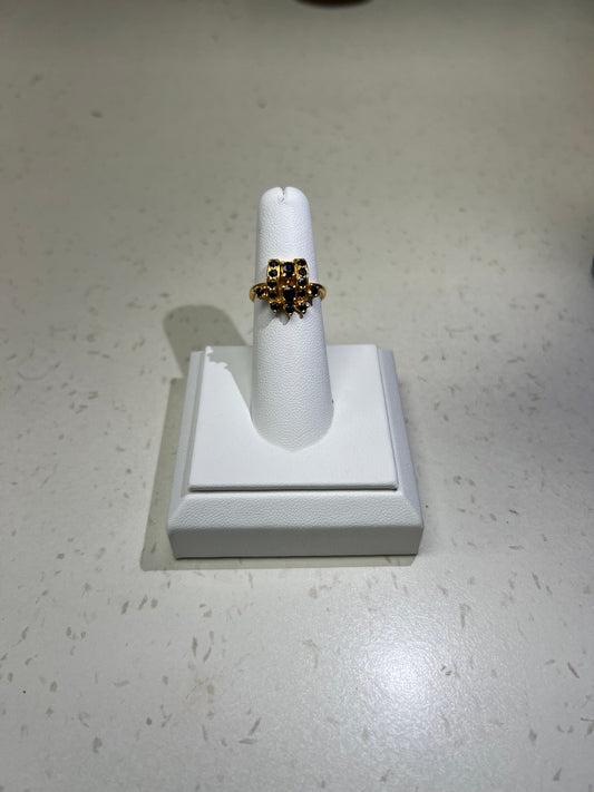 22KT GOLD LADIES RING 5.1GM