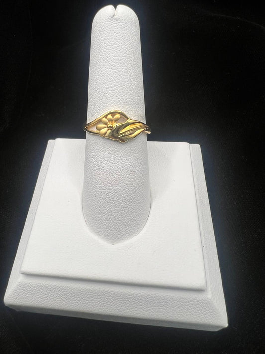 22K Gold Floral Wave Ring 2.1 GM