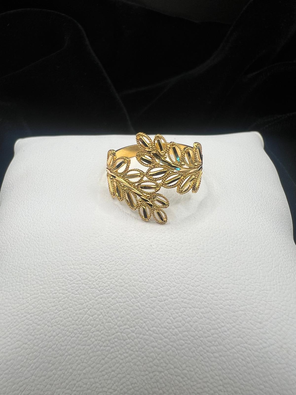 22KT Golden Leaf Filigree Ring 2.9gm