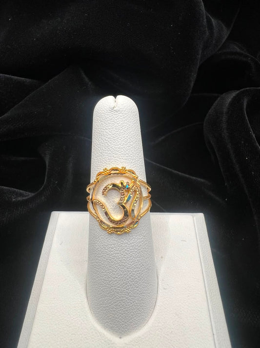 22K Gold Sacred Ohm Medallion Ring with Filigree Border 2.7GM