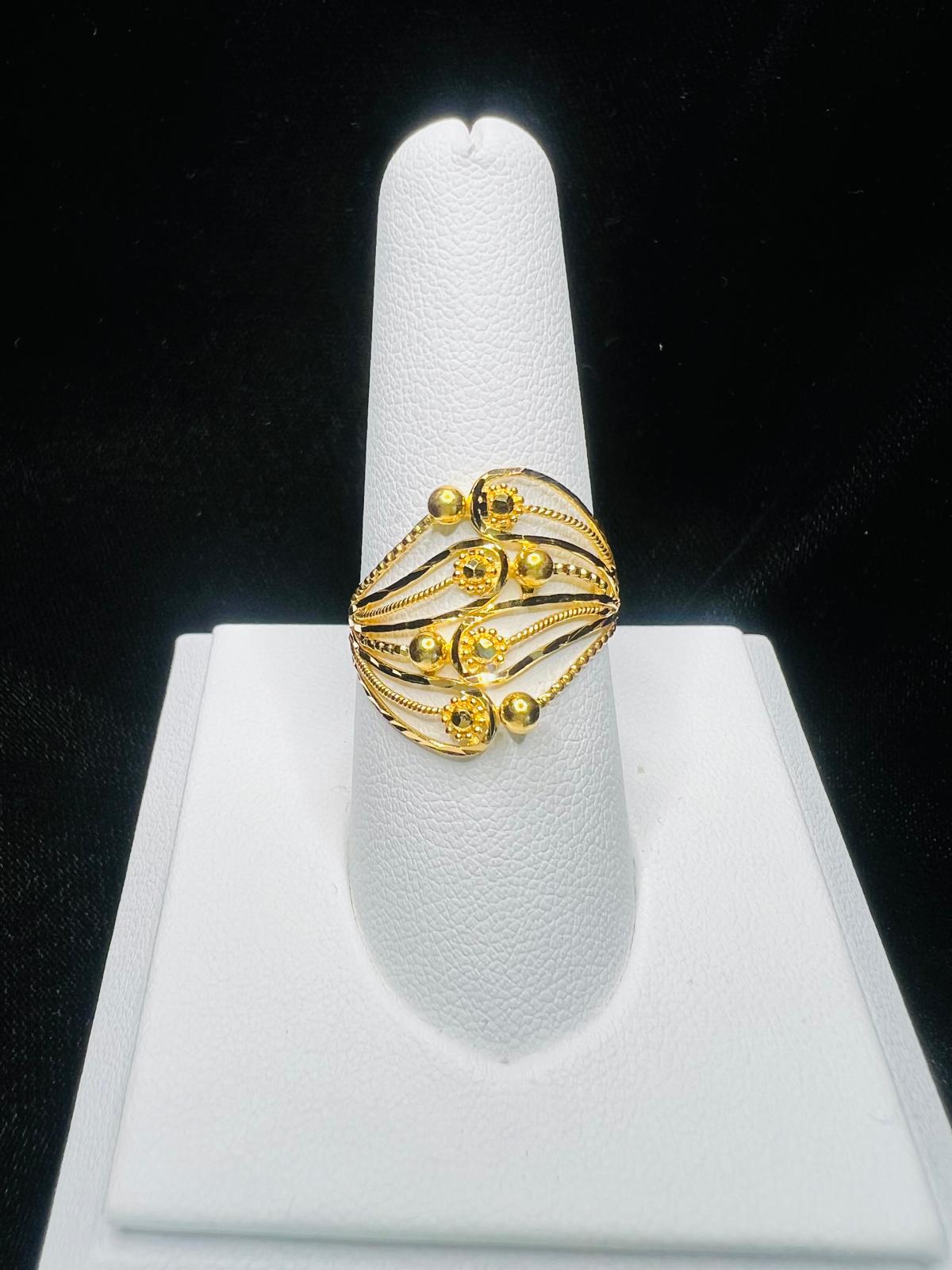 22KT Gold Swirl Statement Ring 3.2gm