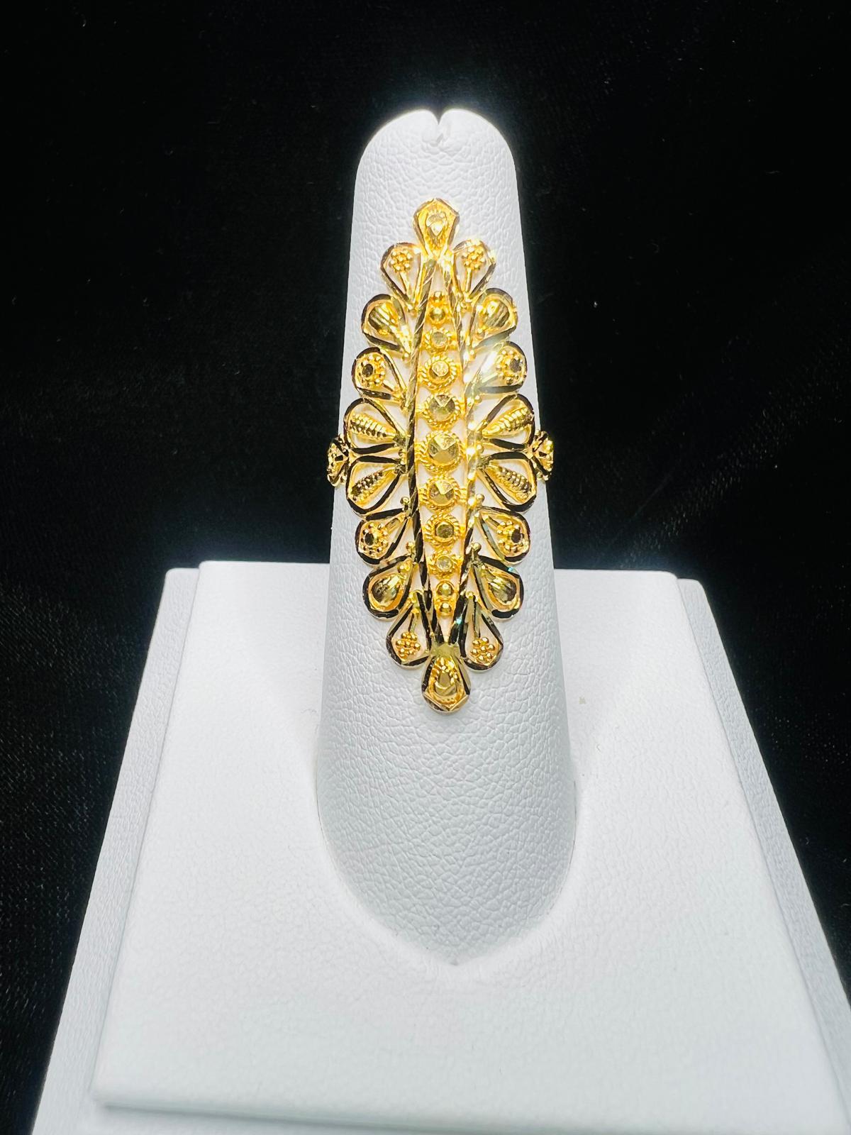 22KT Gold Elongated Leaf Statement Ring  4.5gm
