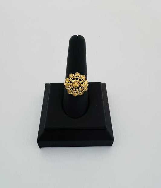 22KT GOLD LADIES RING 4.4GM