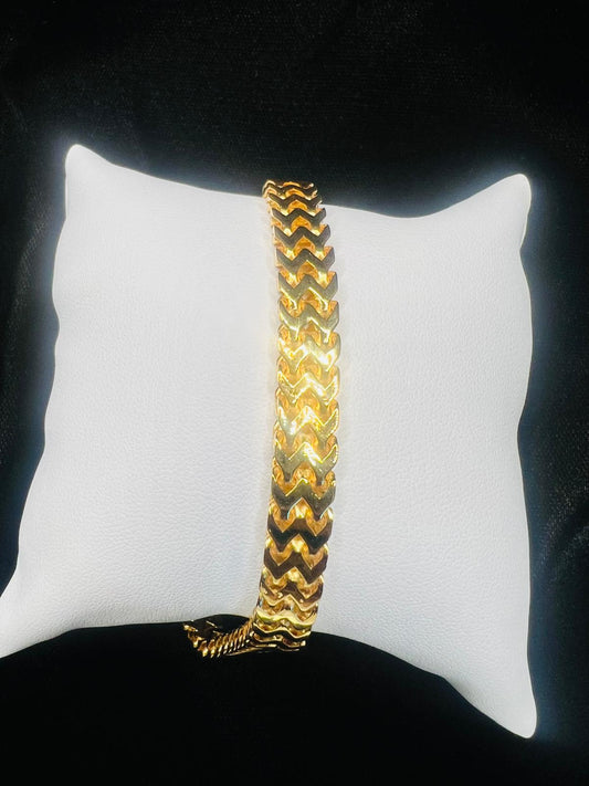 22KT Gold Men’s Chevron Link Bracelet 19.6gm
