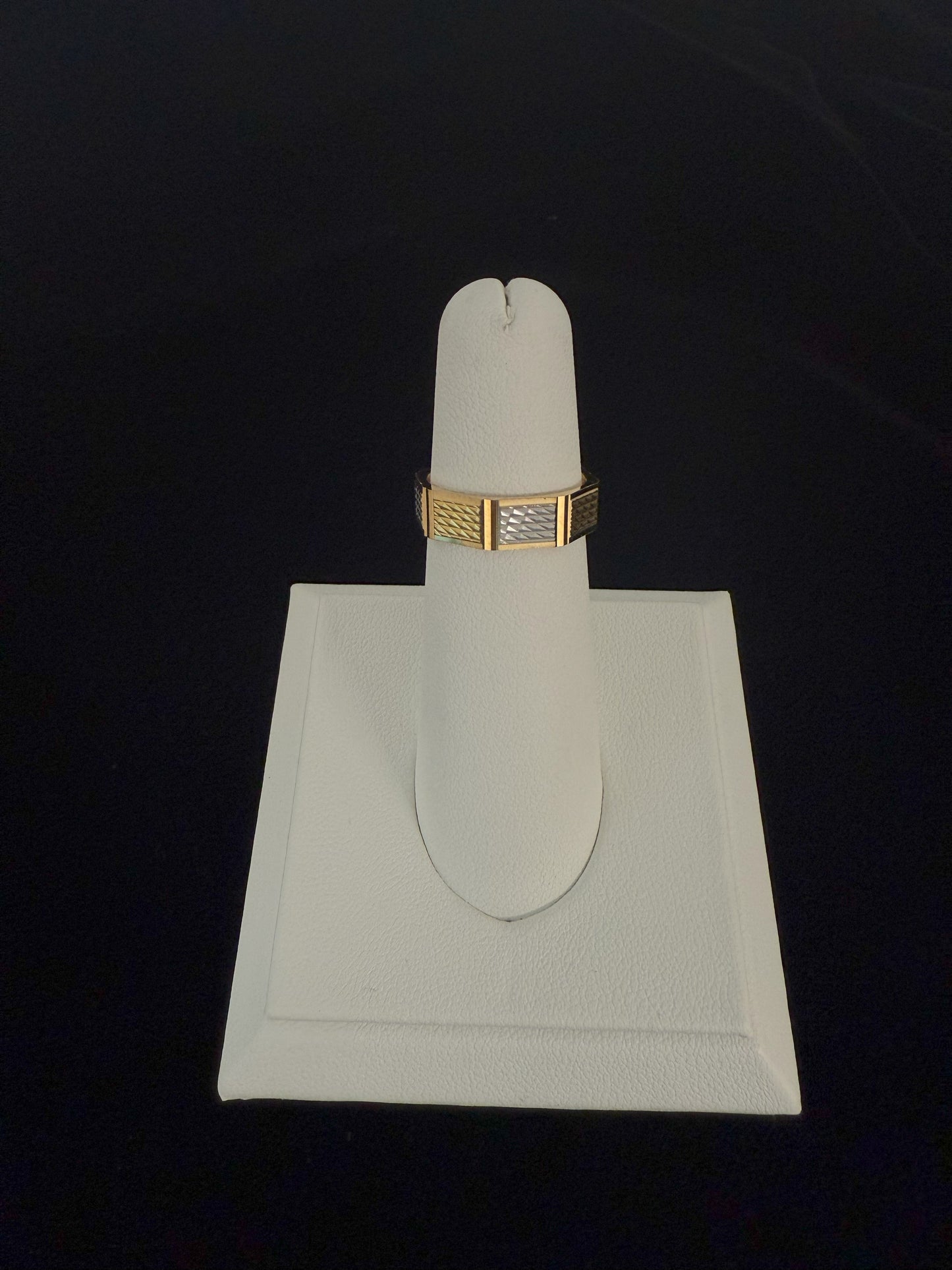 22KT GOLD WEDDING BAND 6.1GM