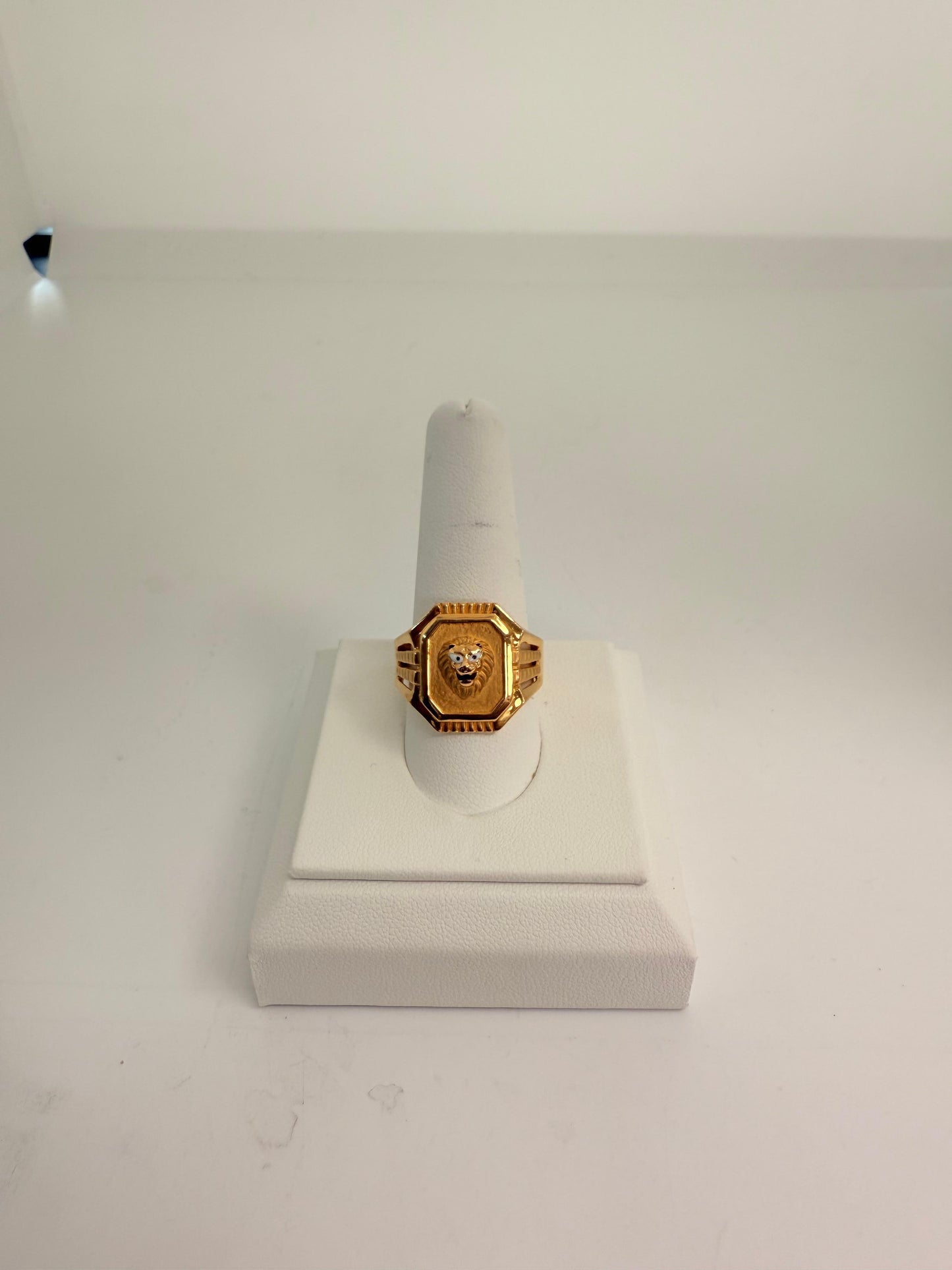 22KT GOLD MENS RING 11.1 GM