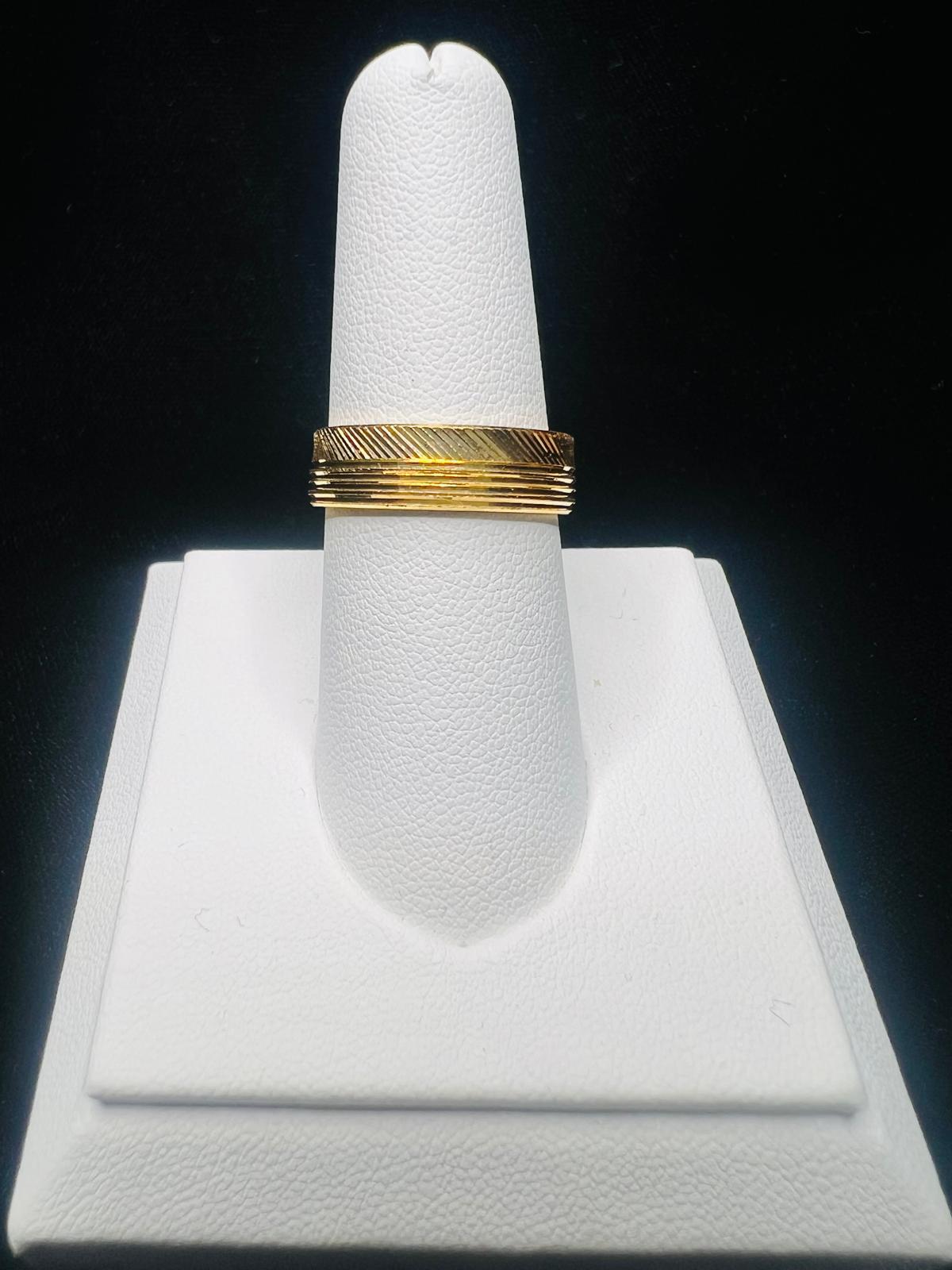 22KT Gold Men’s Textured Multi-Line Band Ring 7.2gm