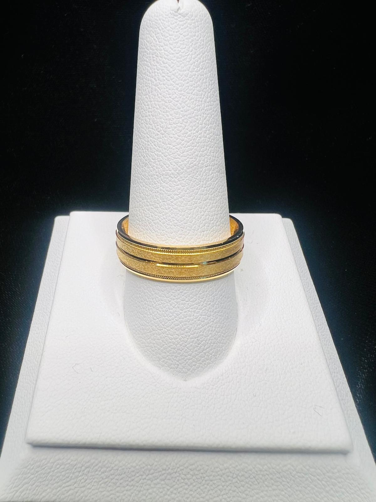 22KT Gold Men’s Textured Double-Line Band Ring 9.7gm