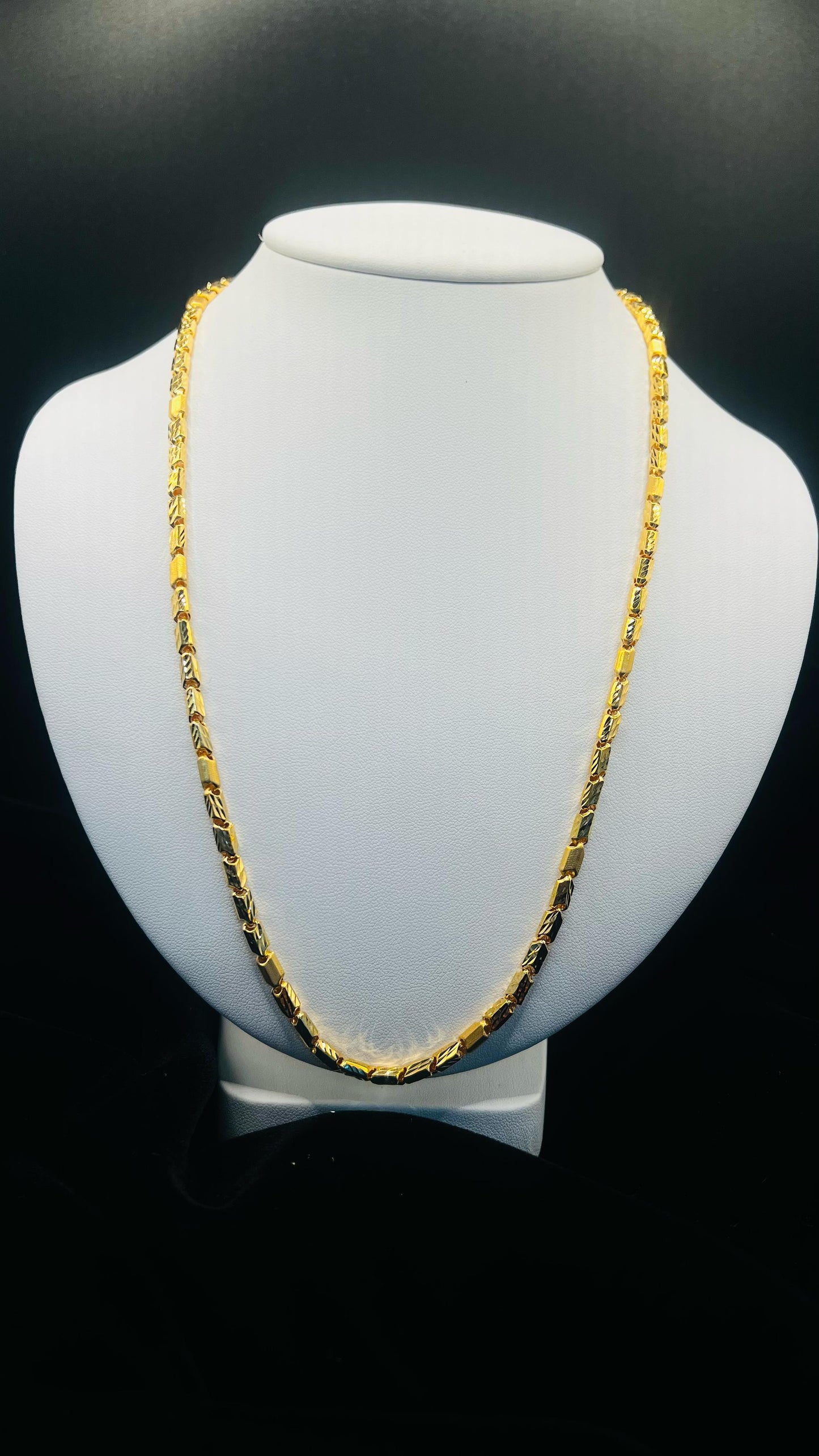 22KT Gold Diamond-Cut Cylindrical Link Chain 17.9 GM