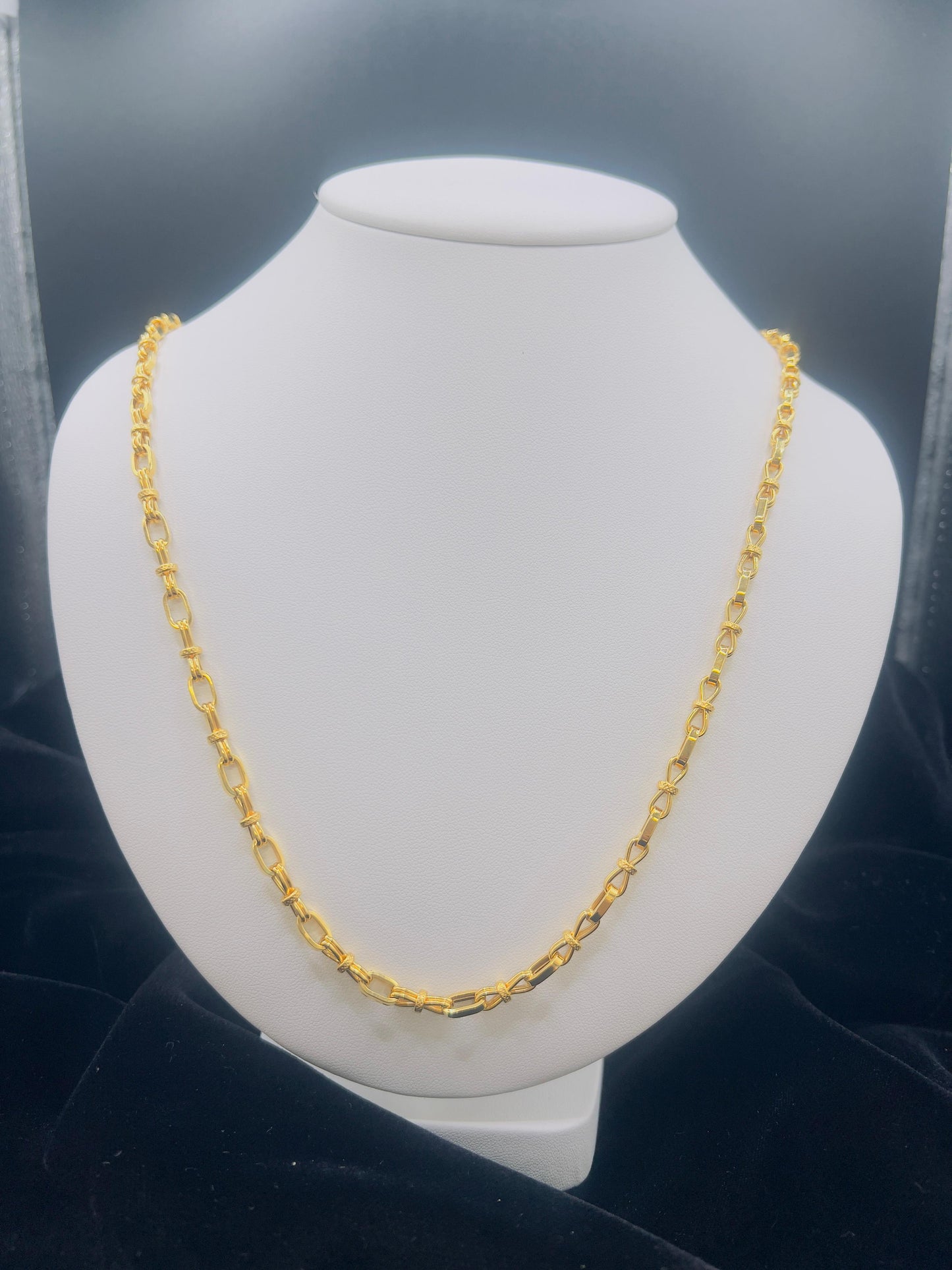 22KT Gold Textured Paperclip & Bar Link Chain 16.9GM (New)