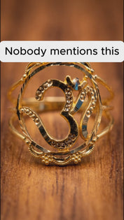 22K Gold Sacred Ohm Medallion Ring with Filigree Border 2.7GM