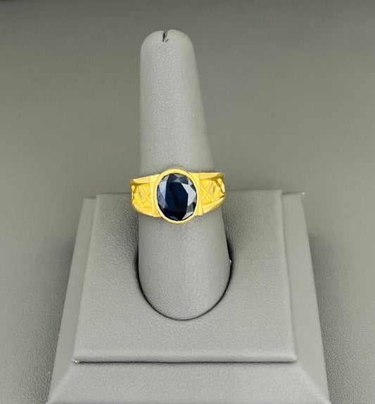 22KT GOLD MEN'S SAPPHIRE RING 10.5GM, 4.25CT