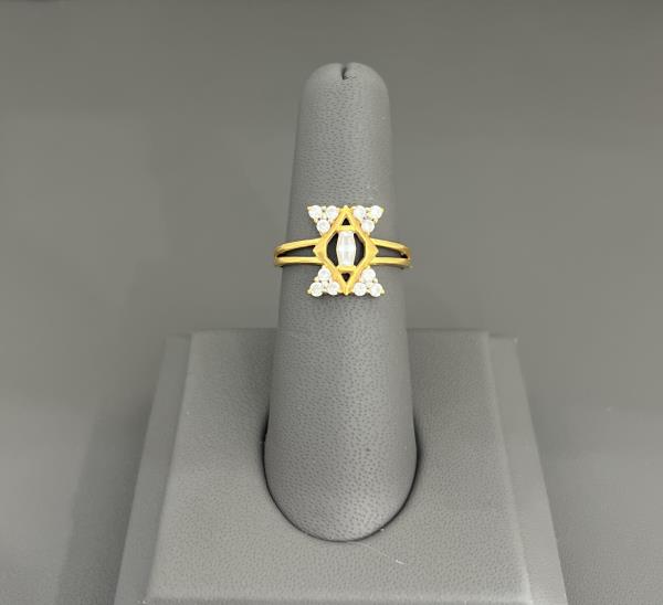 22KT GOLD LADIES CZ/STONE RING 3.6GM